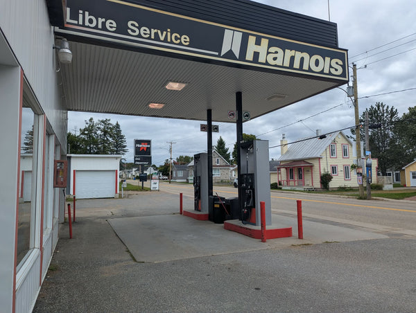 Pompes à essence Harnois du Dépanneur Édouard