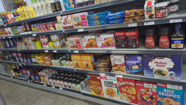 Rayons d'épicerie du Dépanneur Édouard